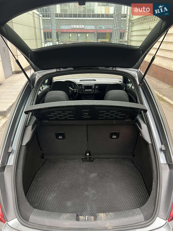 Хэтчбек Volkswagen Beetle 2019 в Днепре