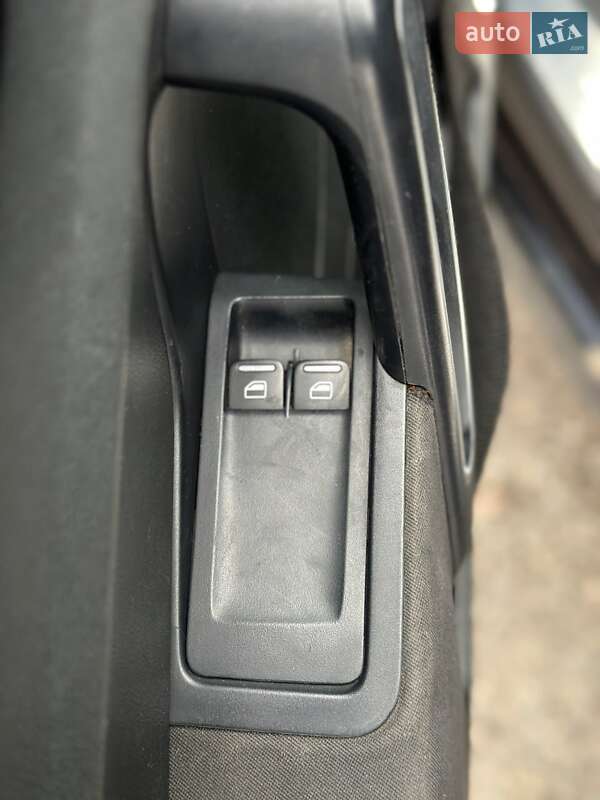 Хетчбек Volkswagen Beetle 2012 в Білогородці фото 20 Хетчбек Volkswagen Beetle 2012 в Білогородці