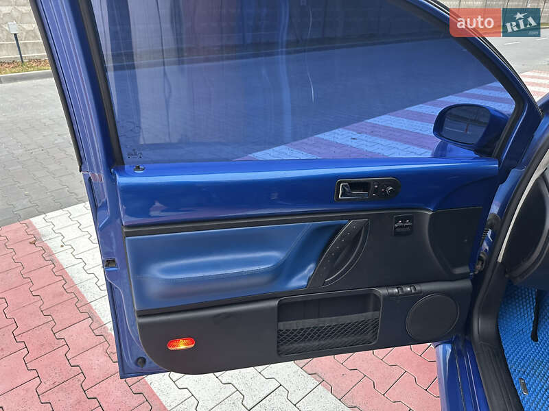 Хетчбек Volkswagen Beetle 2003 в Києві фото 18 Хетчбек Volkswagen Beetle 2003 в Києві