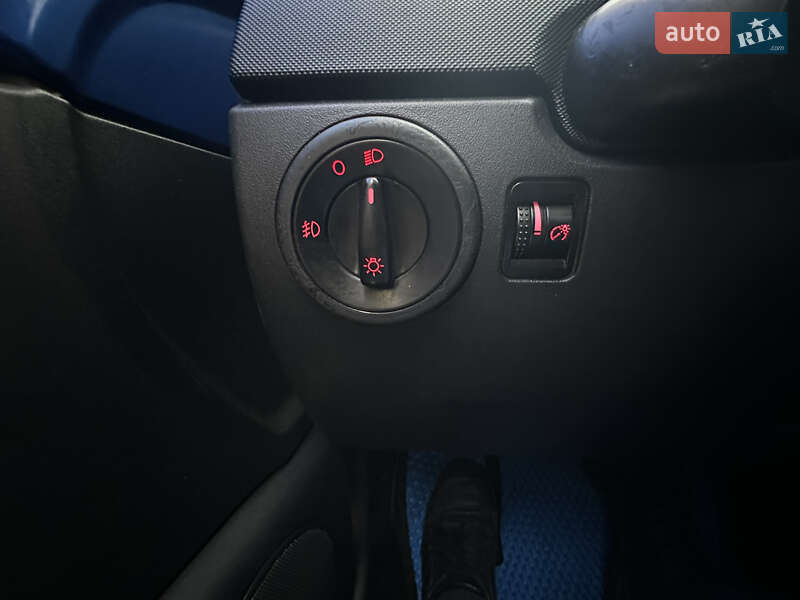 Хетчбек Volkswagen Beetle 2003 в Києві фото 35 Хетчбек Volkswagen Beetle 2003 в Києві