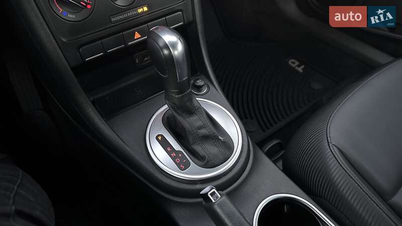 Хэтчбек Volkswagen Beetle 2016 в Киеве фото 38 Хэтчбек Volkswagen Beetle 2016 в Киеве