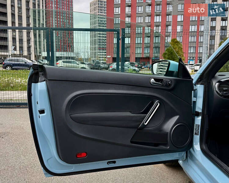 Хэтчбек Volkswagen Beetle 2015 в Киеве