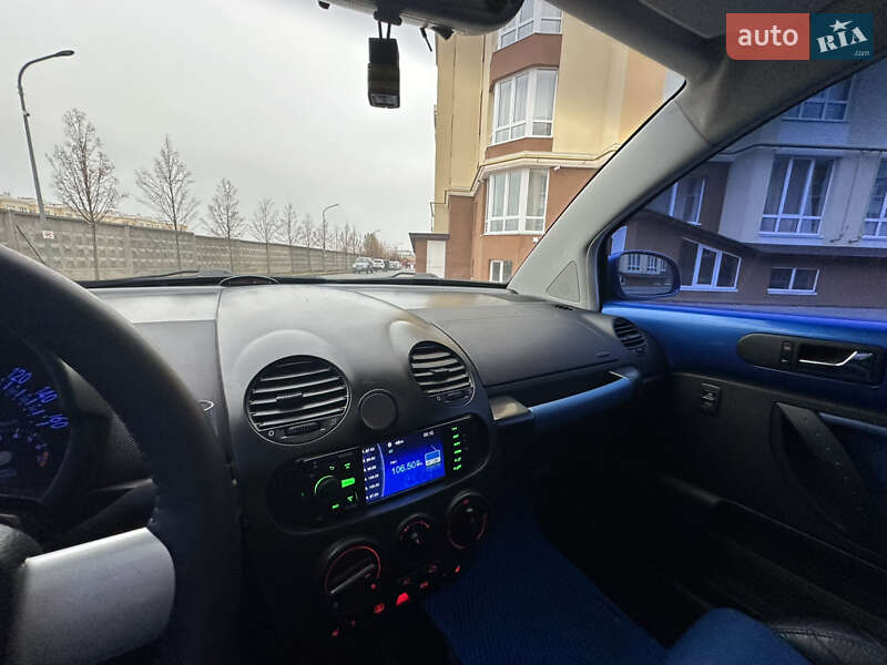 Хэтчбек Volkswagen Beetle 2003 в Киеве