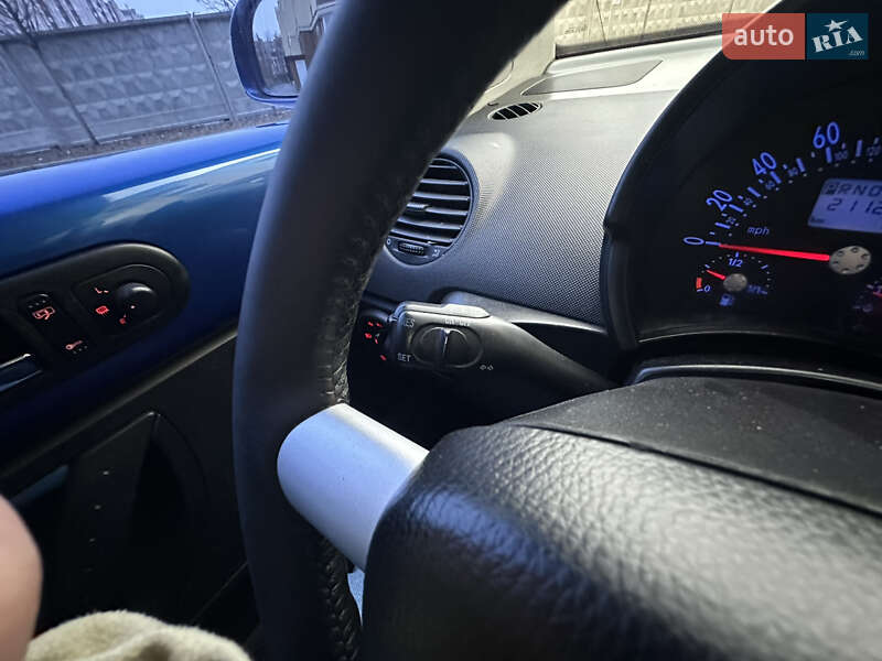 Хэтчбек Volkswagen Beetle 2003 в Киеве