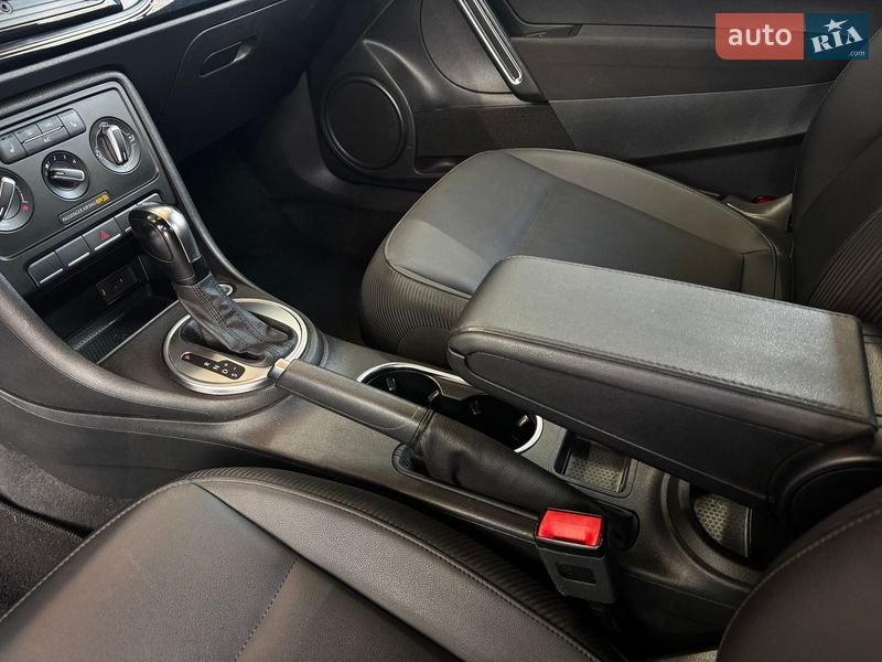 Хэтчбек Volkswagen Beetle 2015 в Киеве