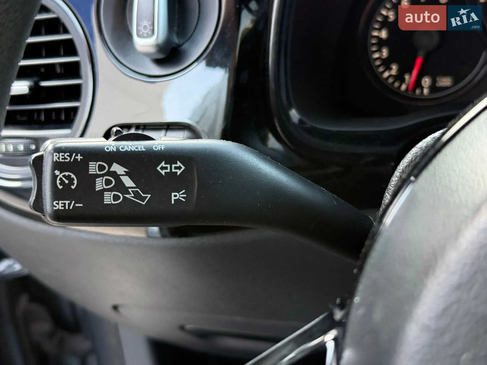 2011 Volkswagen Beetle - мініатюра 12