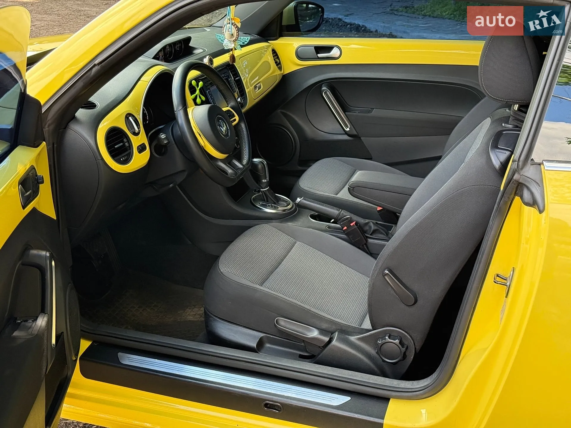 2014 Volkswagen Beetle - мініатюра 20