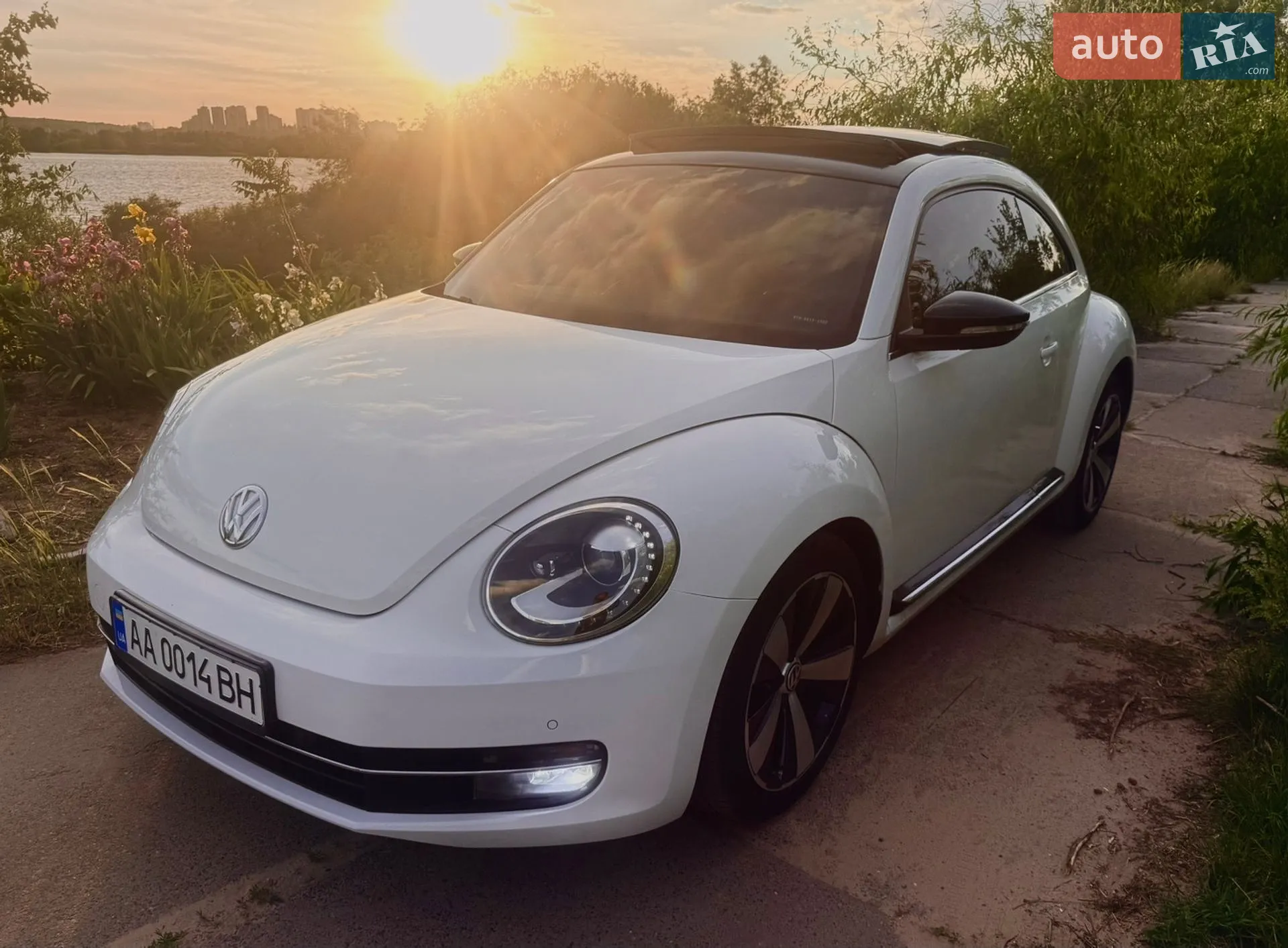 2013 Volkswagen Beetle - мініатюра 3