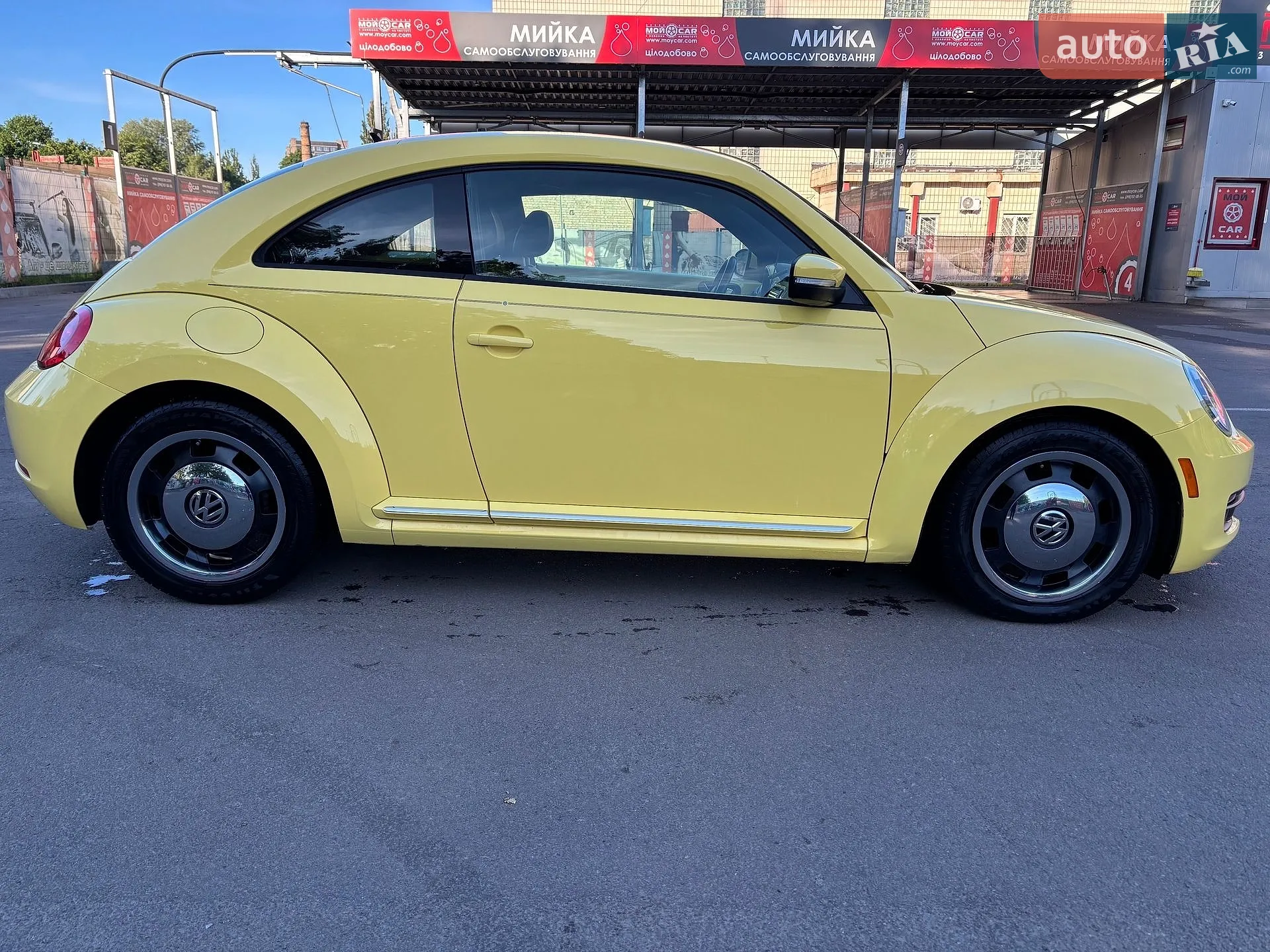 2011 Volkswagen Beetle - мініатюра 3