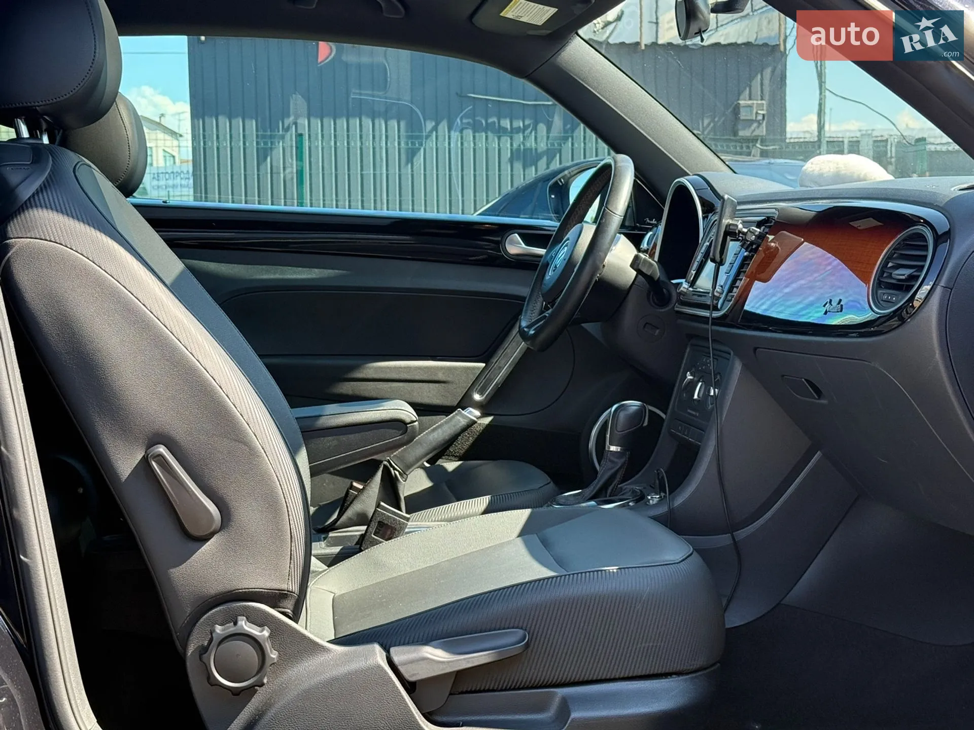 2013 Volkswagen Beetle - мініатюра 25