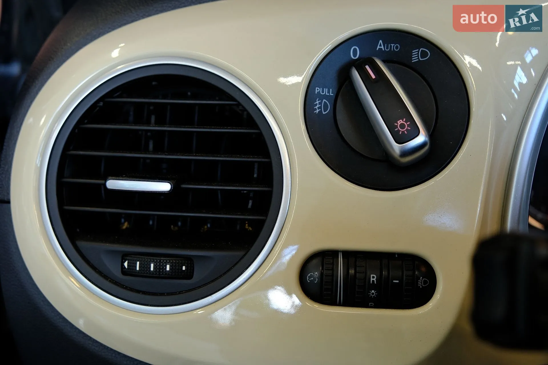 2019 Volkswagen Beetle - мініатюра 22