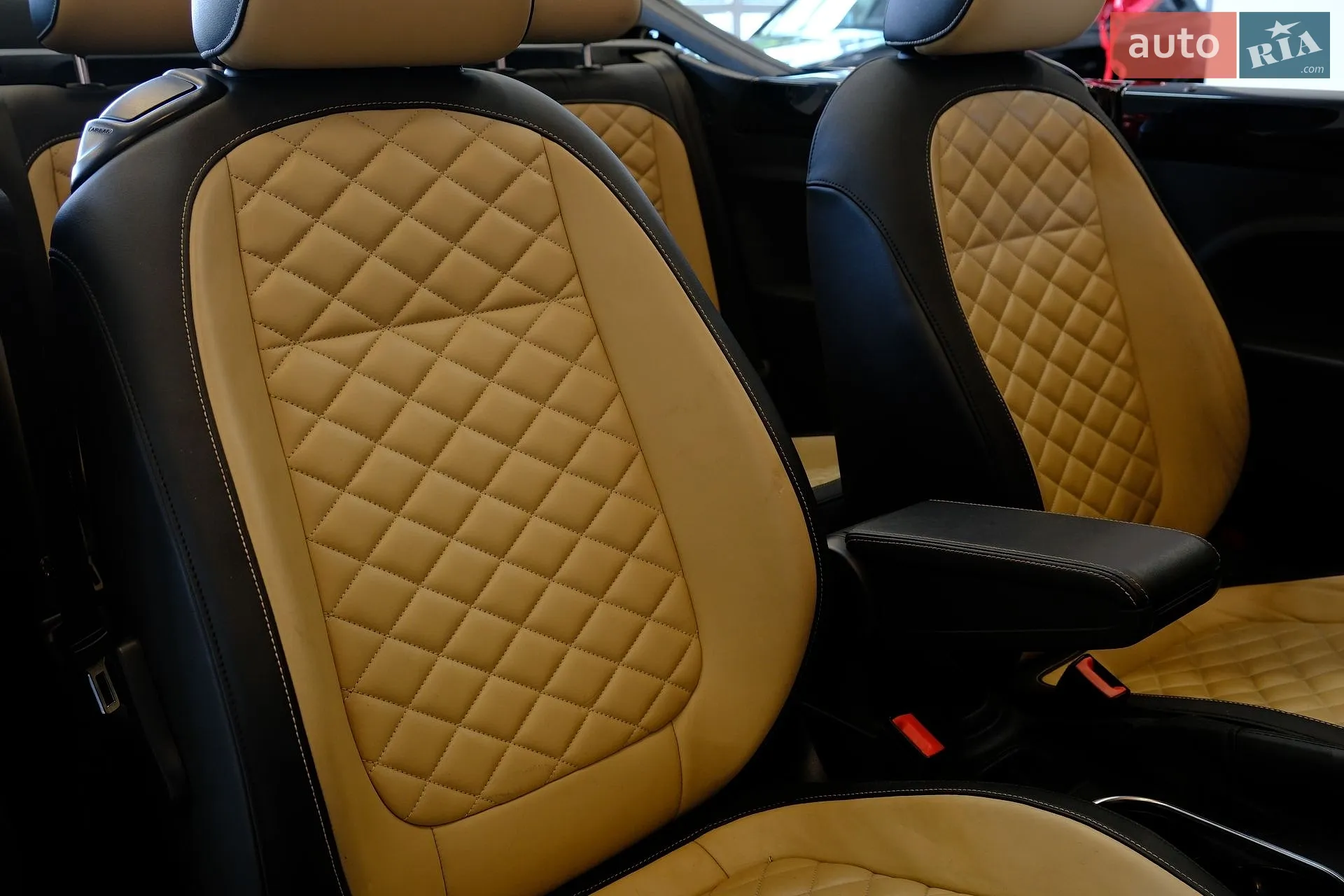2019 Volkswagen Beetle - мініатюра 32
