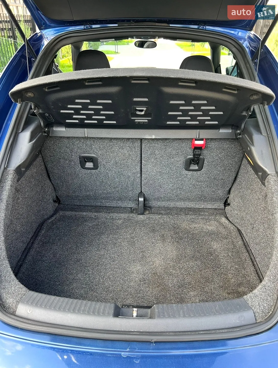 2012 Volkswagen Beetle - мініатюра 11