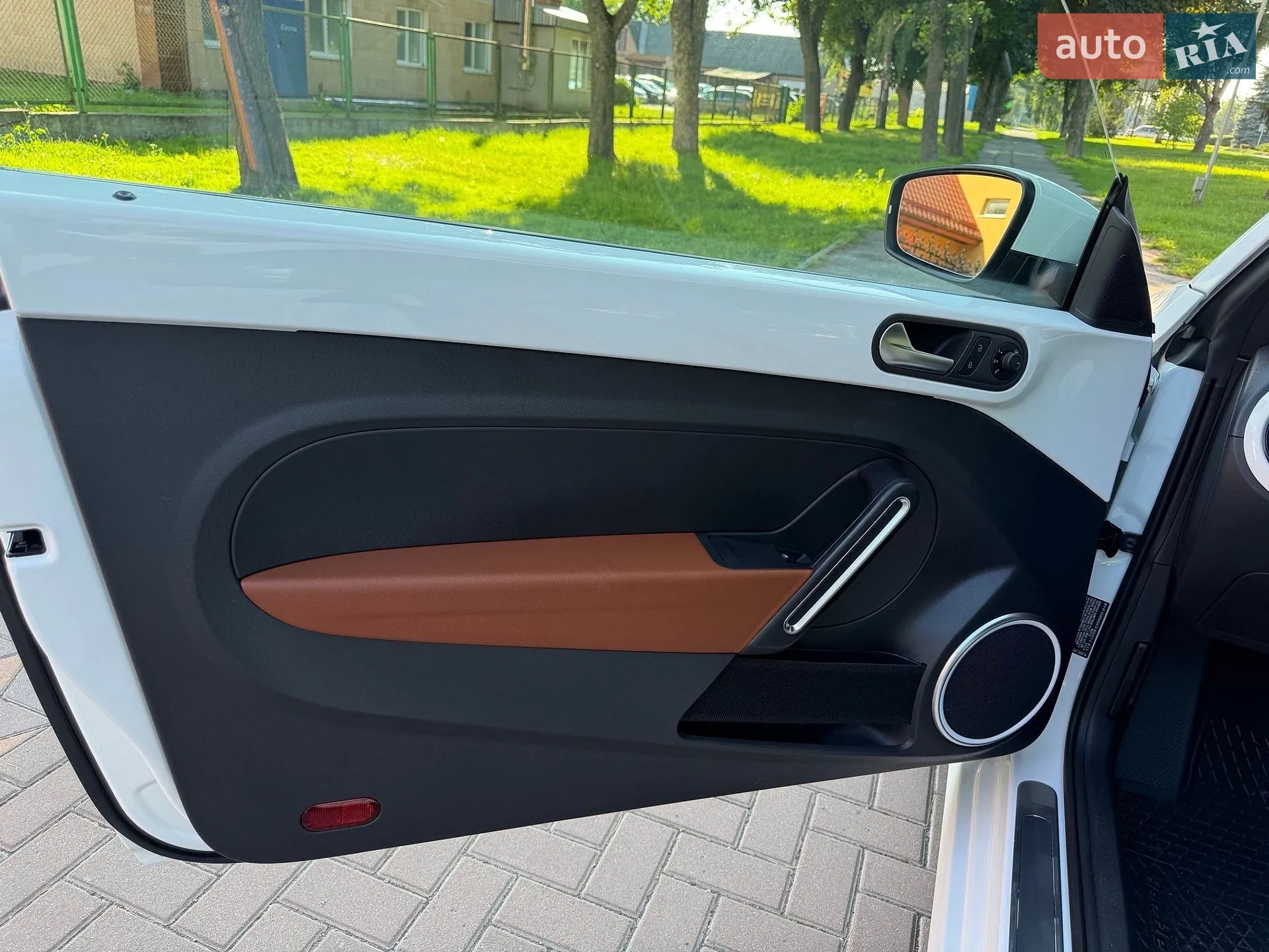 2016 Volkswagen Beetle - мініатюра 15