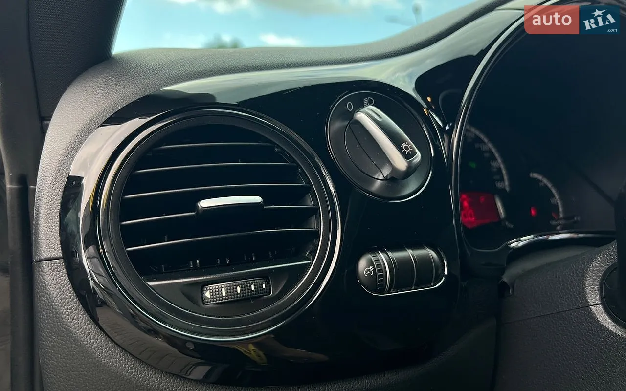 2014 Volkswagen Beetle - мініатюра 21