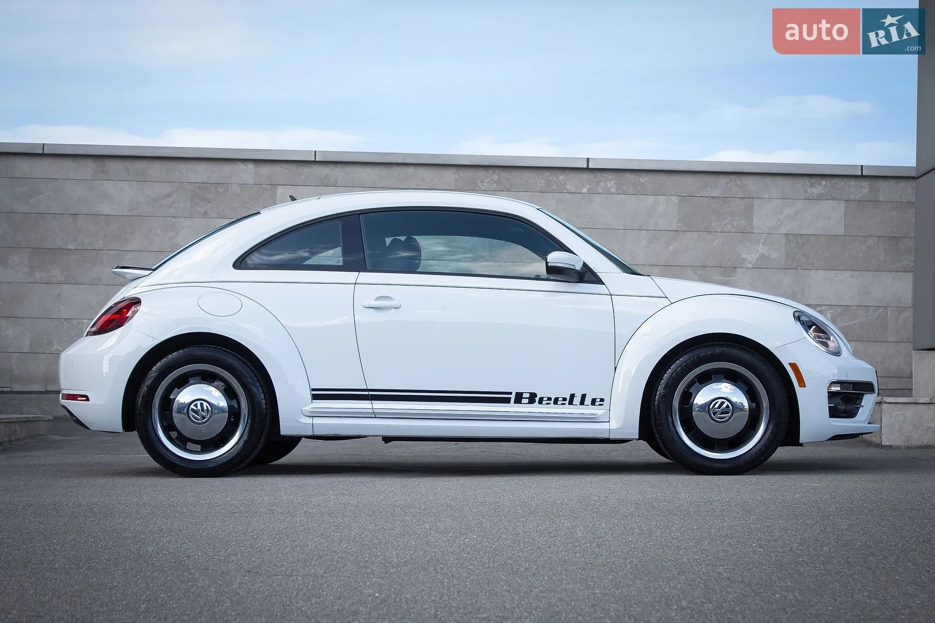2018 Volkswagen Beetle - мініатюра 2