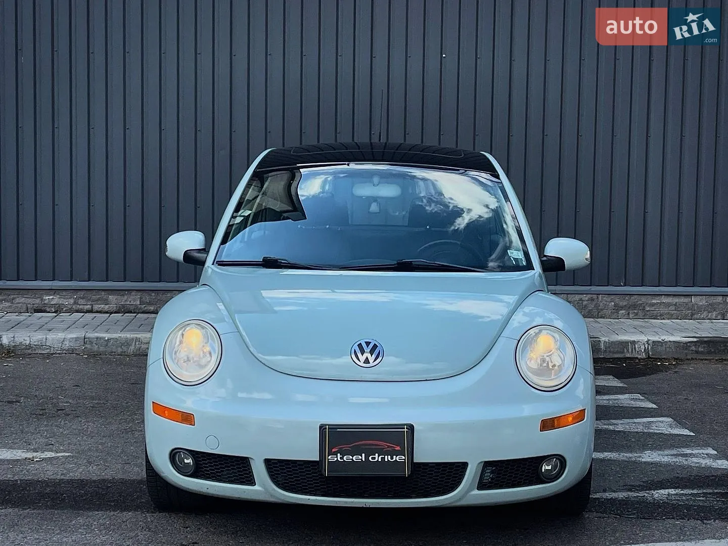 2010 Volkswagen Beetle - мініатюра 2