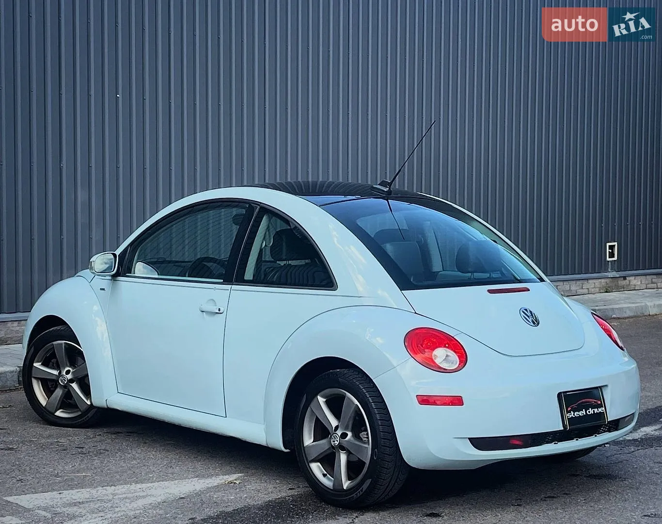 2010 Volkswagen Beetle - мініатюра 4