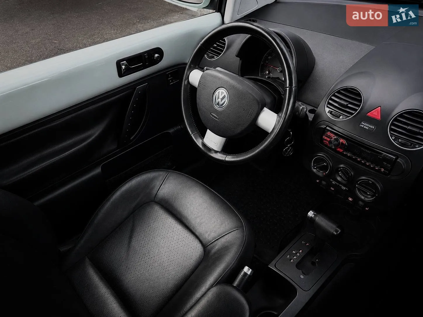 2010 Volkswagen Beetle - мініатюра 9