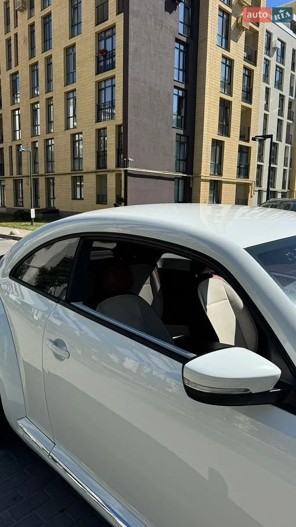 2014 Volkswagen Beetle - мініатюра 12