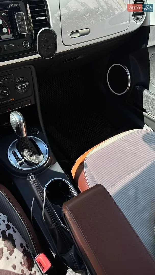 2014 Volkswagen Beetle - мініатюра 16