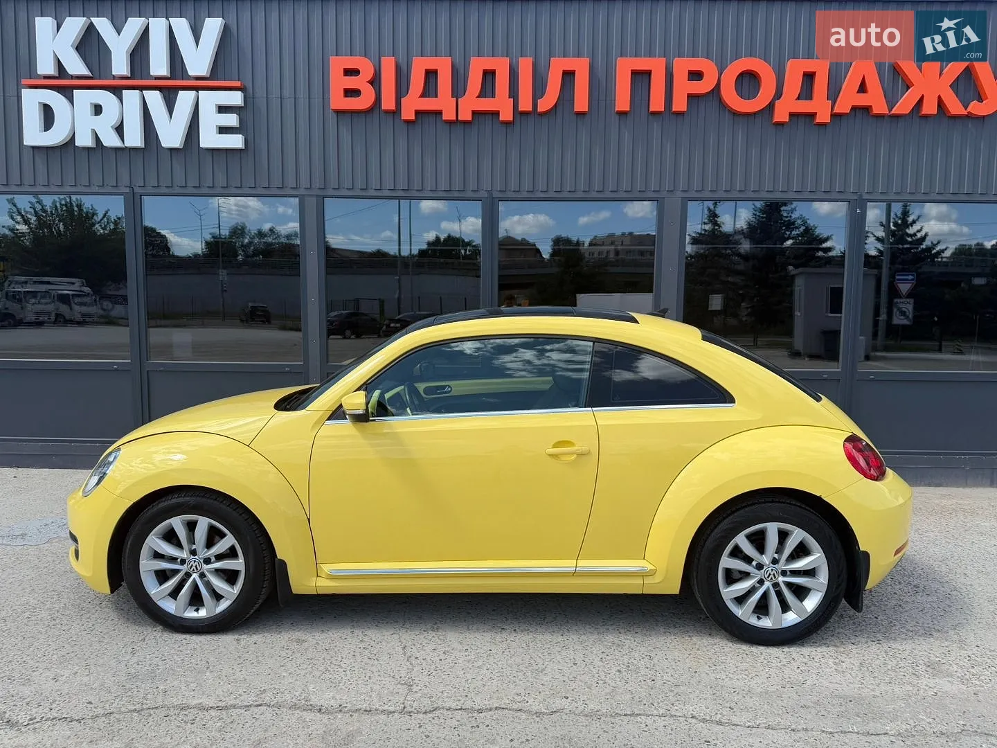 2013 Volkswagen Beetle - мініатюра 3