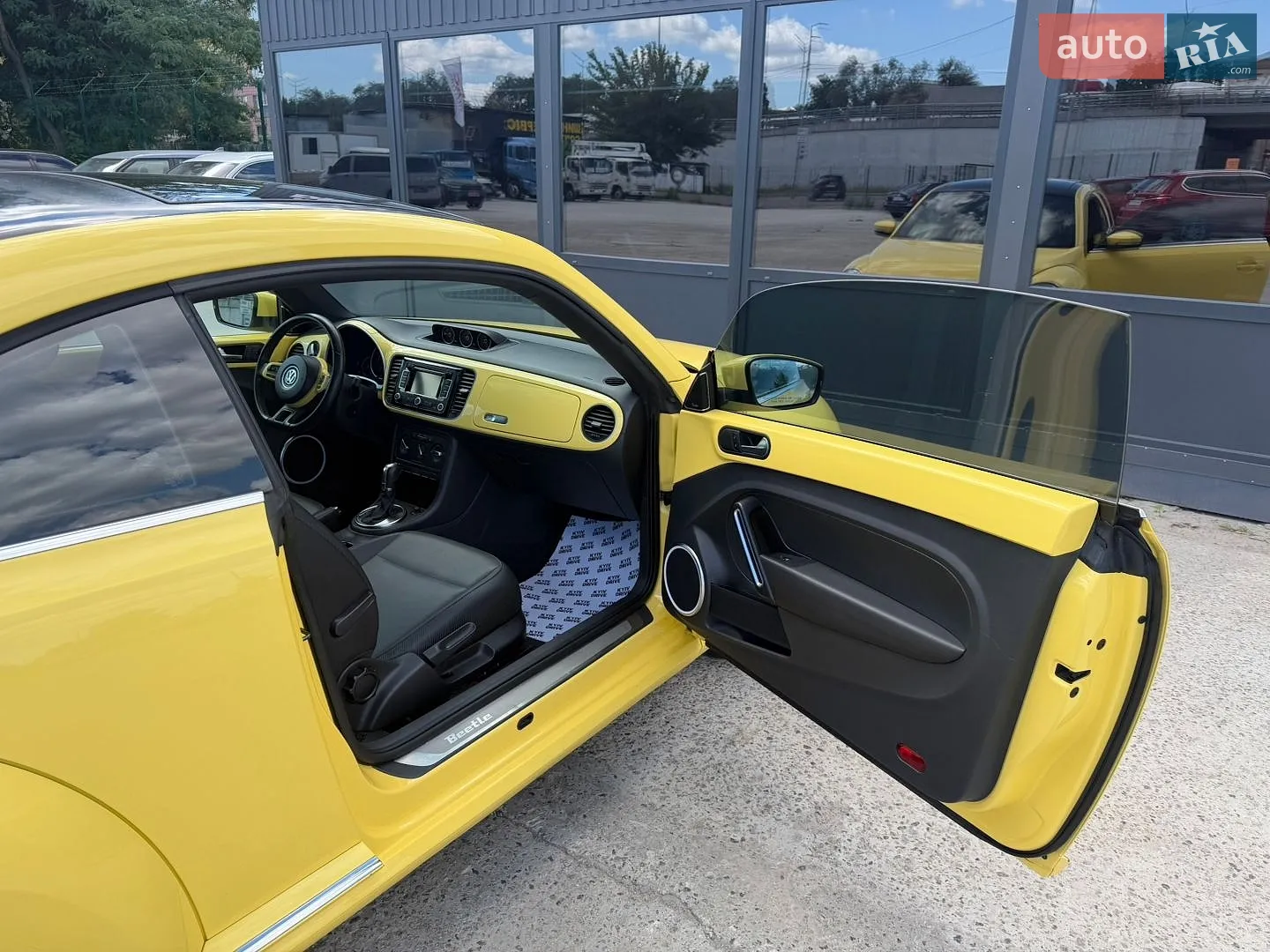 2013 Volkswagen Beetle - мініатюра 18