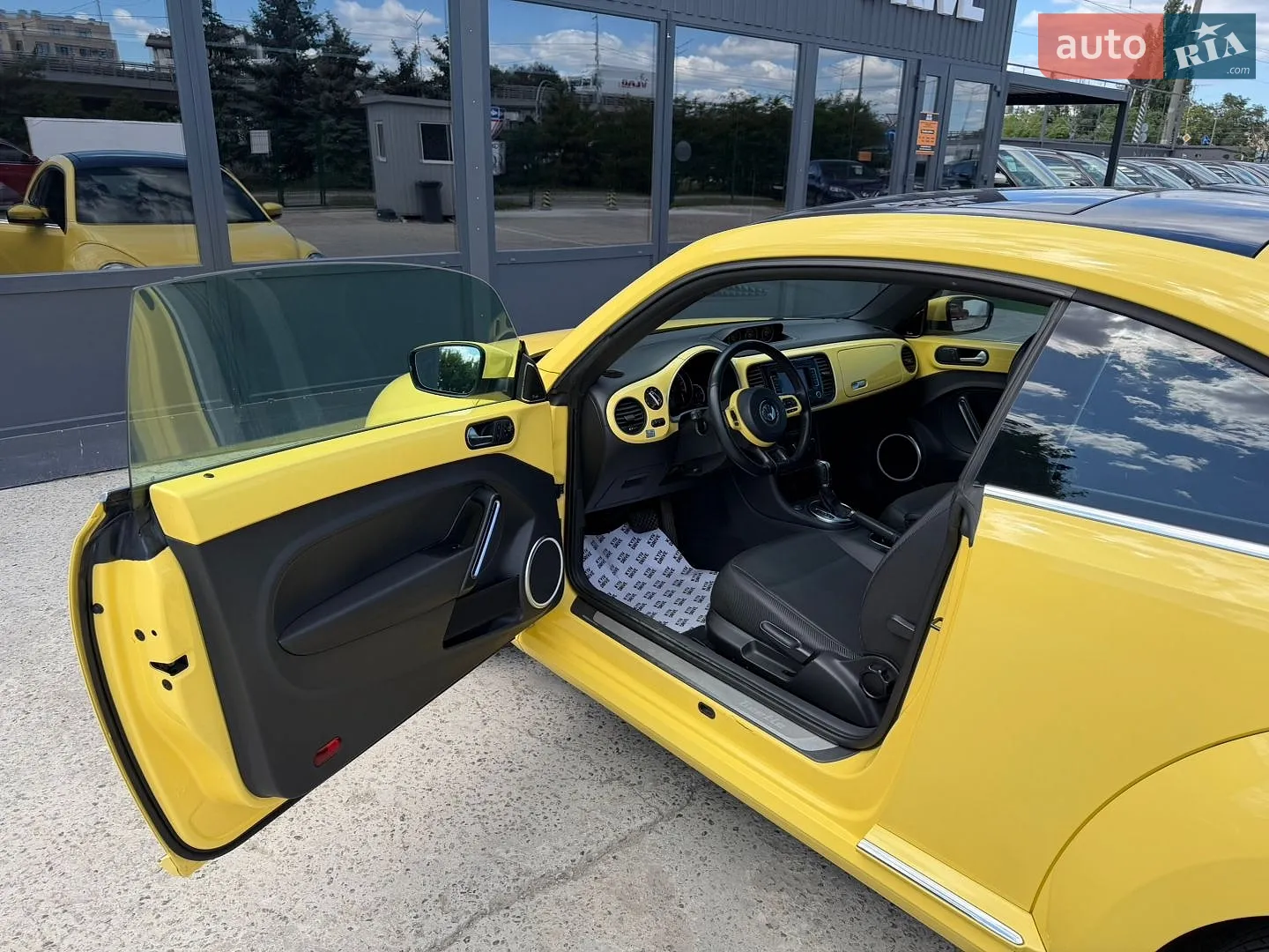 2013 Volkswagen Beetle - мініатюра 26