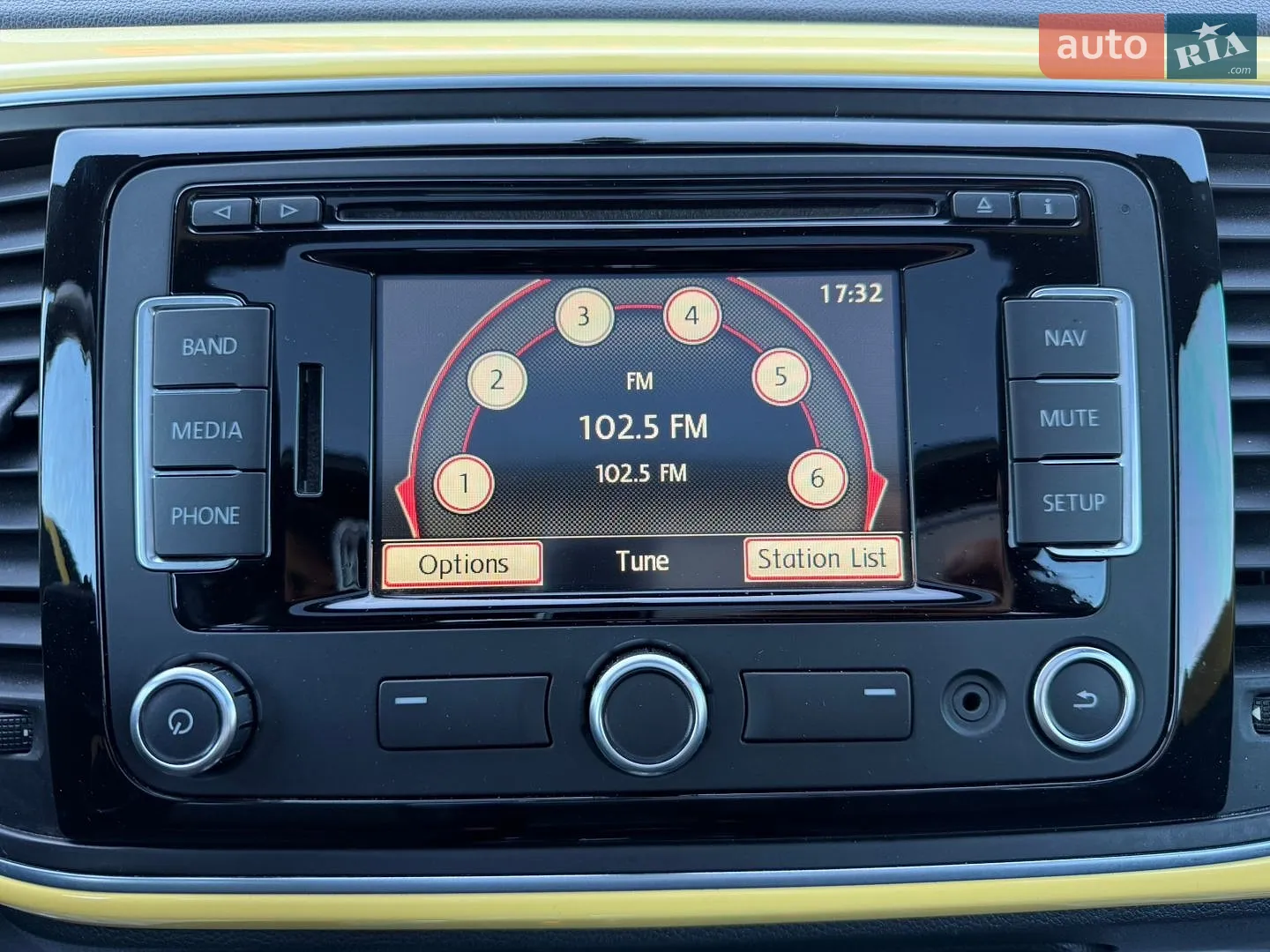 2013 Volkswagen Beetle - мініатюра 43