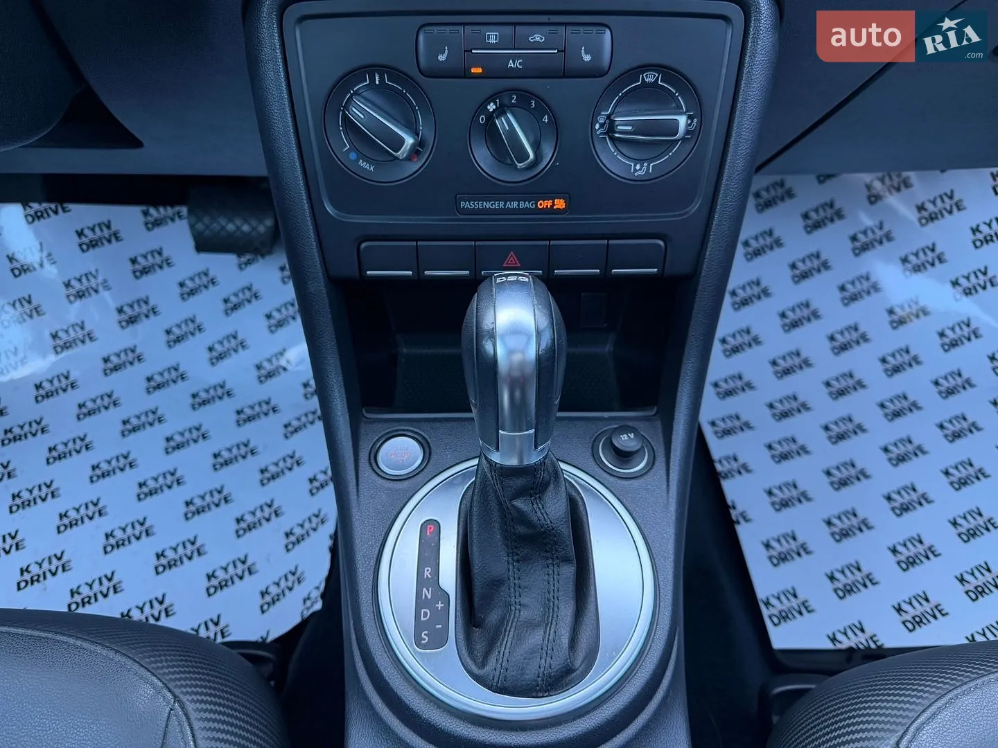 2013 Volkswagen Beetle - мініатюра 47