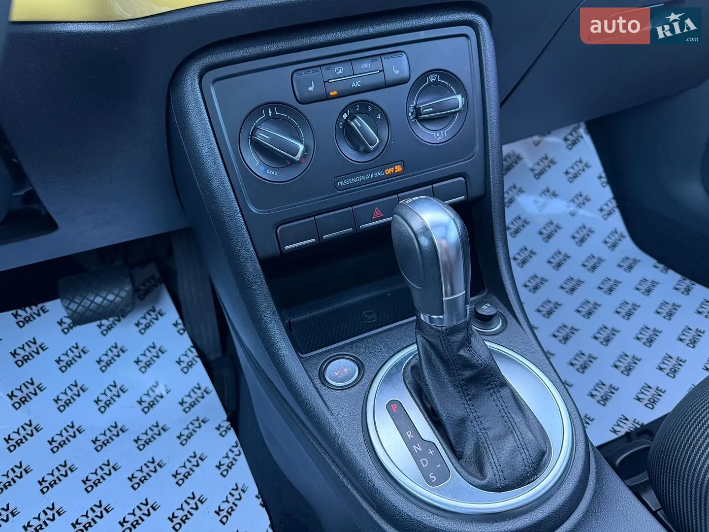 2013 Volkswagen Beetle - мініатюра 48