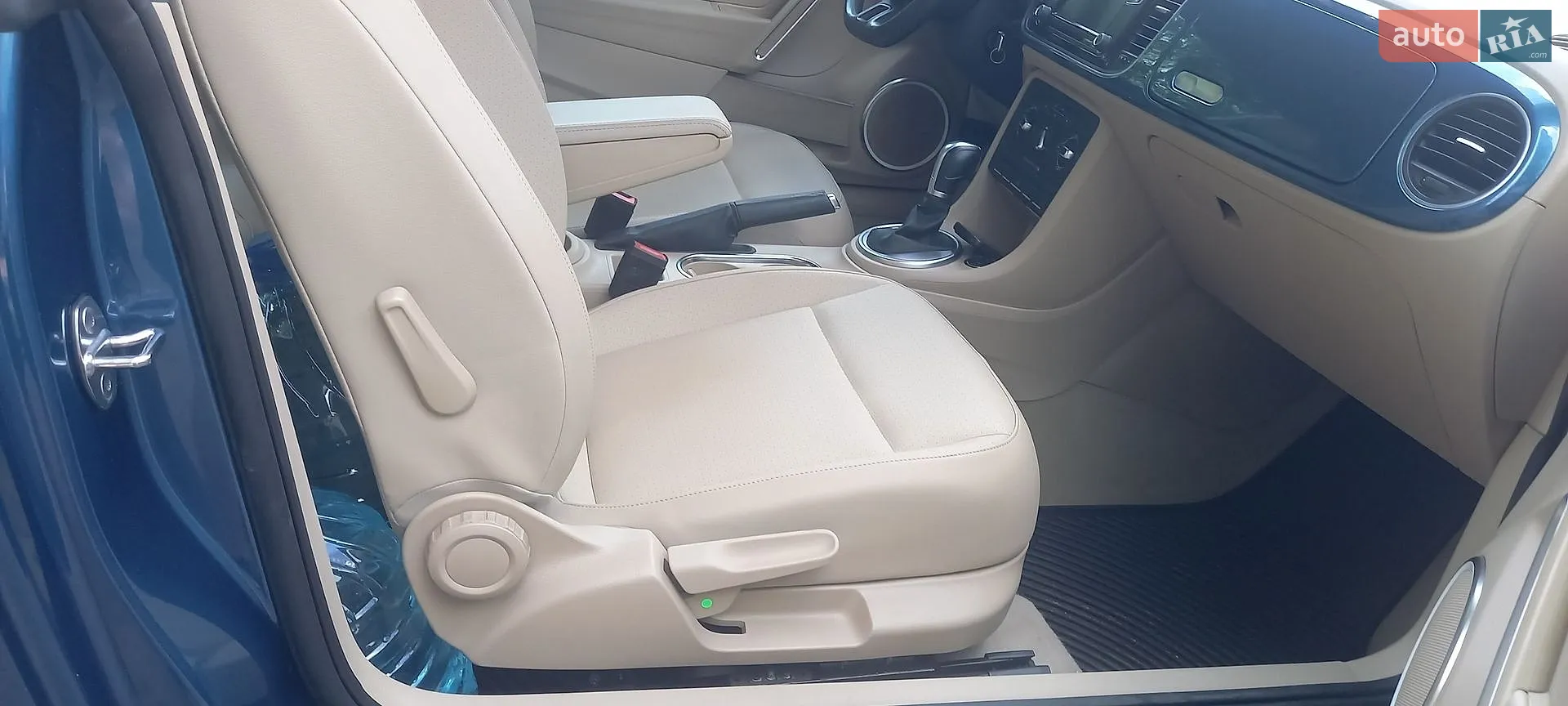 2015 Volkswagen Beetle - мініатюра 28