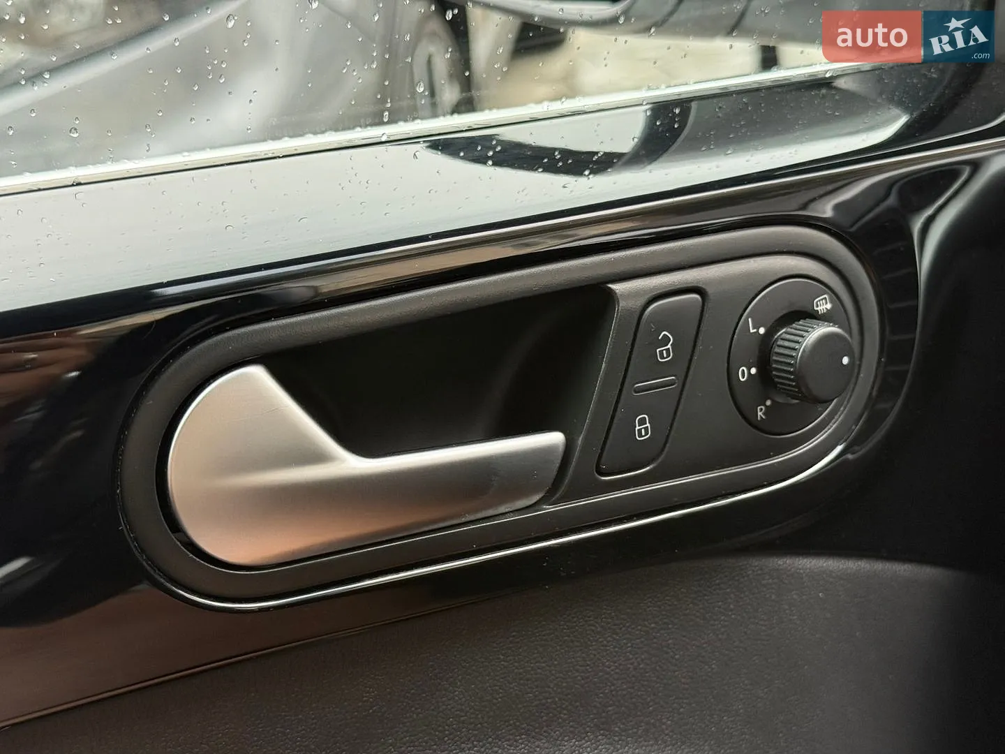 2014 Volkswagen Beetle - мініатюра 31