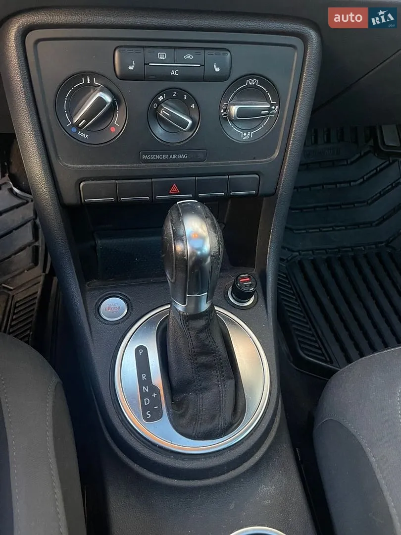 2012 Volkswagen Beetle - мініатюра 15
