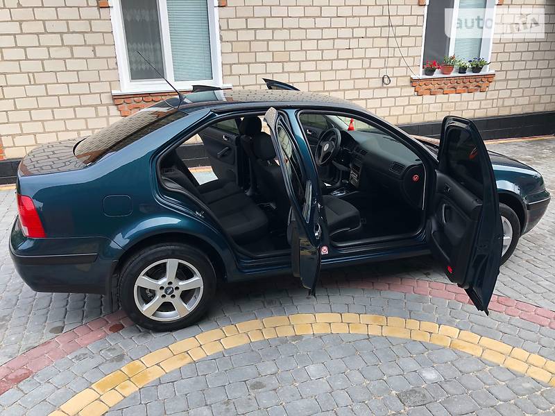 Седан Volkswagen Bora 2006 в Киеве