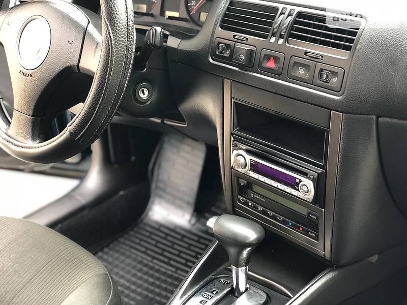 Седан Volkswagen Bora 2006 в Киеве
