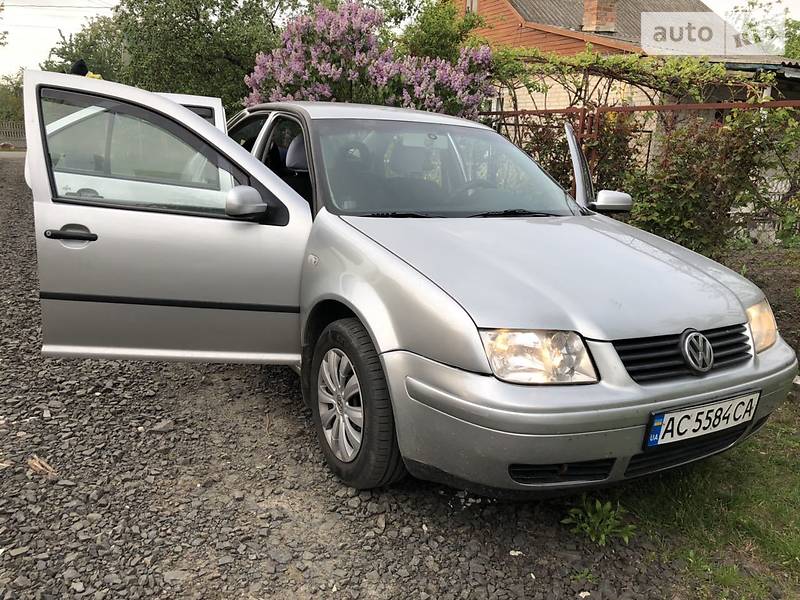 Седан Volkswagen Bora 2002 в Луцке