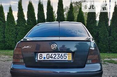 Седан Volkswagen Bora 2003 в Чернівцях