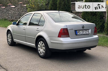 Седан Volkswagen Bora 2001 в Киеве