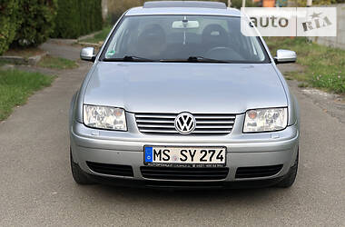 Седан Volkswagen Bora 2001 в Киеве