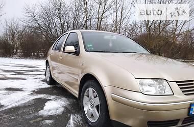 Седан Volkswagen Bora 2002 в Волочиске