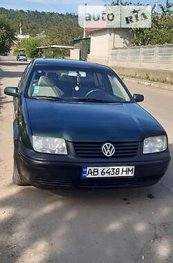 Седан Volkswagen Bora 1999 в Виннице