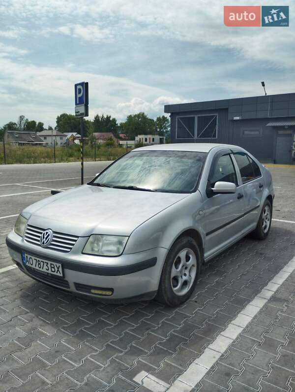 Седан Volkswagen Bora 2000 в Тячеві