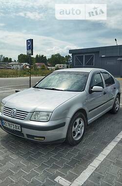 Седан Volkswagen Bora 2000 в Тячеве