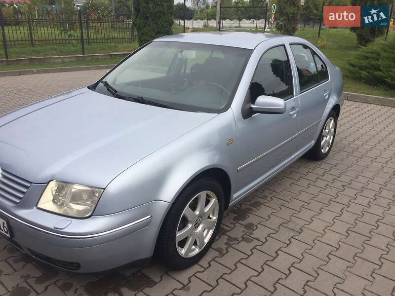 Седан Volkswagen Bora 2004 в 