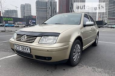 Седан Volkswagen Bora 2001 в Киеве