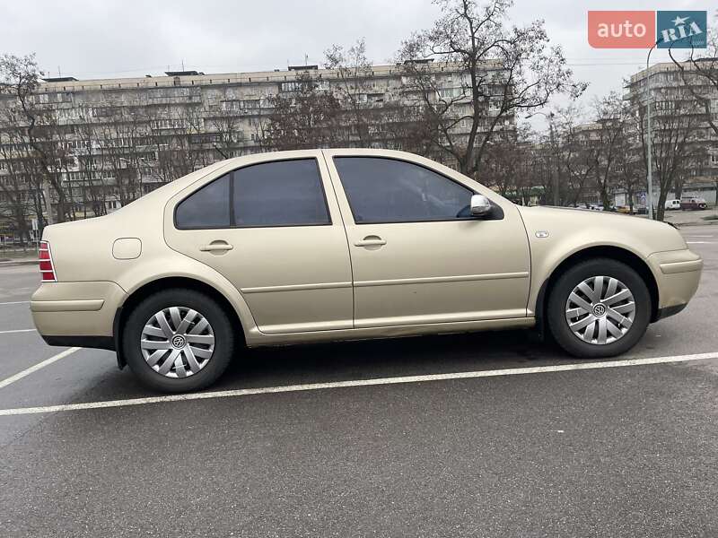 Седан Volkswagen Bora 2001 в Києві