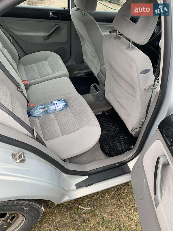 Седан Volkswagen Bora 1999 в Збаражі