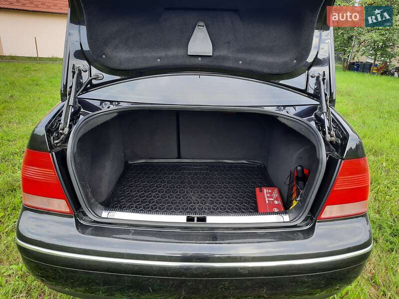 Седан Volkswagen Bora 2003 в Чернівцях