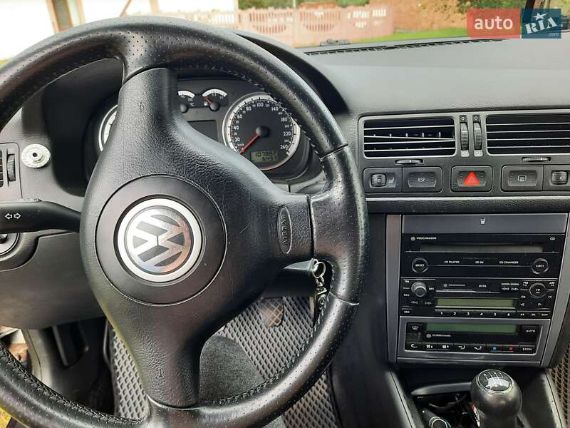 Седан Volkswagen Bora 2003 в Чернівцях